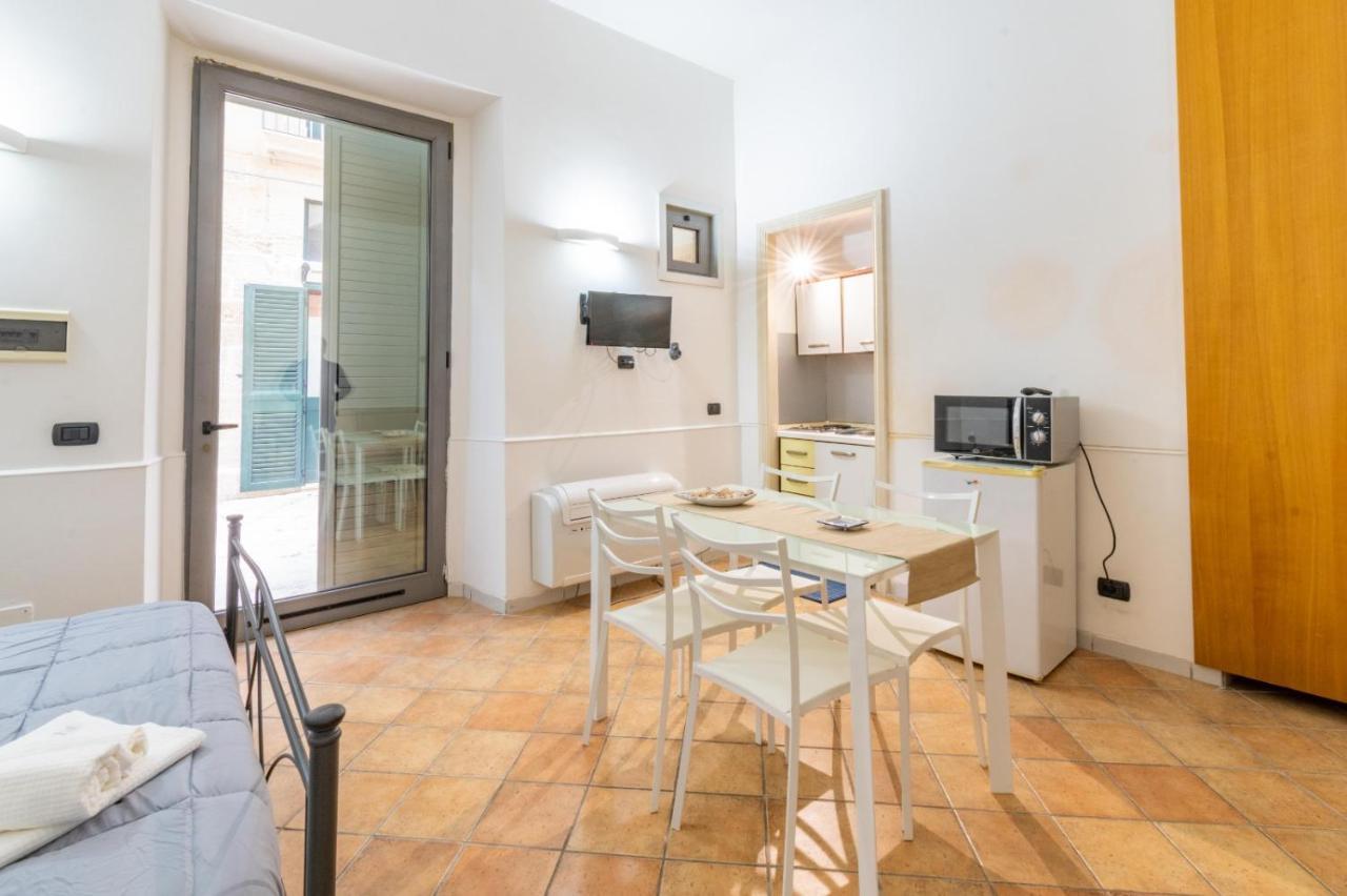 Andrea'S Hotel Lecce Exterior photo